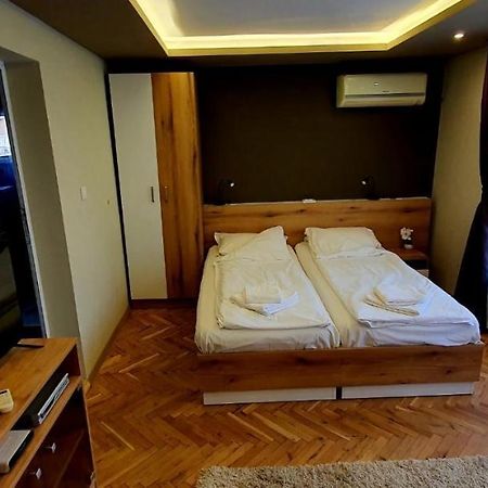 Ivet Guest Rooms Varna Eksteriør billede